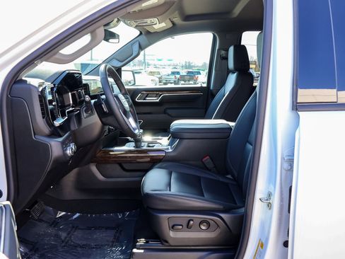 New 2026 GMC Sierra 1500 Elevation w/ Elevation Premium Package image 7