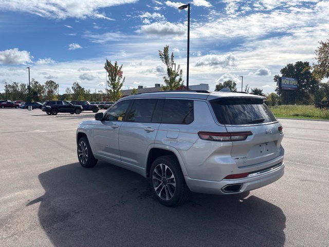 Certified 2022 Jeep Grand Cherokee L Overland w/ Luxury Tech Group IV AWD/4WD image 3