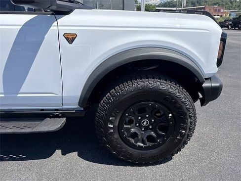 New 2025 Ford Bronco Badlands w/ Sasquatch Package image 2