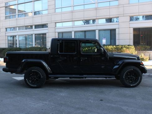 Used 2021 Jeep Gladiator Sport image 6
