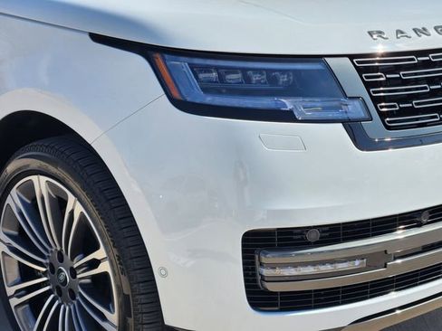 Used 2025 Land Rover Range Rover SE image 6