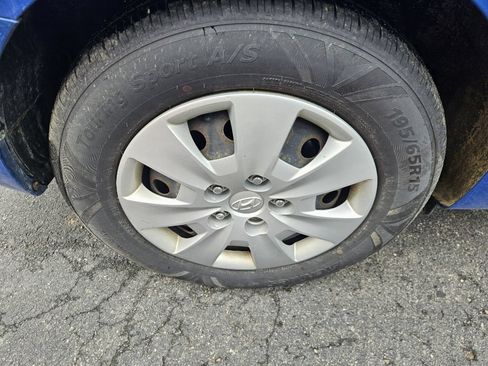 Used 2011 Hyundai Elantra GLS FWD image 22