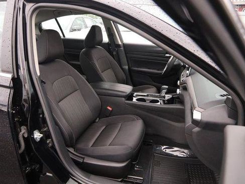 Used 2024 Nissan Altima 2.5 SV image 25