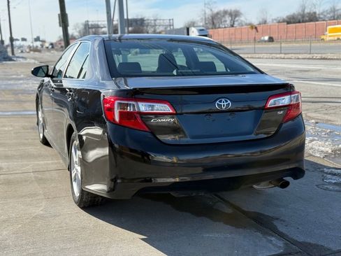 Used 2013 Toyota Camry SE image 9
