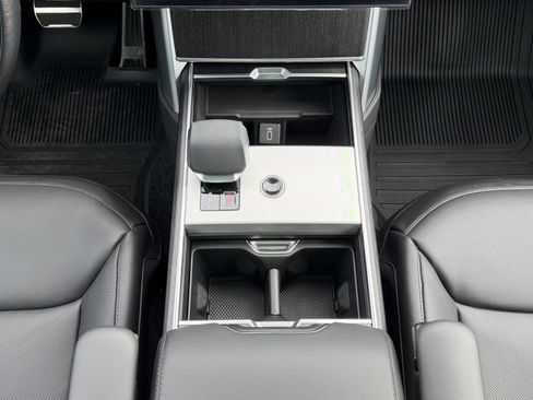 New 2026 Land Rover Range Rover SE AWD/4WD image 15