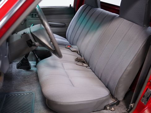 Used 1988 Toyota Pickup 4x4 Regular Cab image 35