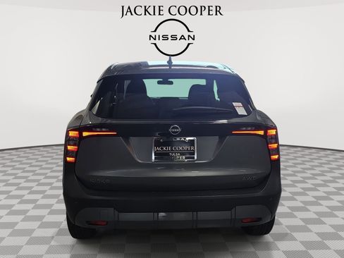 Used 2025 Nissan Kicks SV AWD/4WD image 6