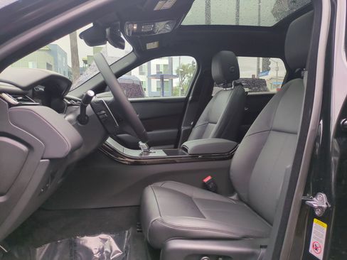 New 2026 Land Rover Range Rover Velar Dynamic SE image 15