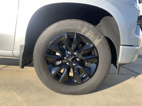 Used 2022 Chevrolet Silverado 1500 Custom image 13