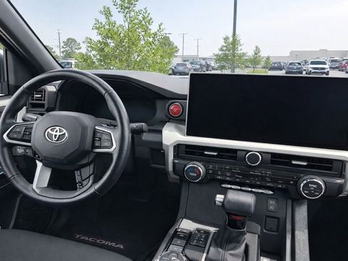 Used 2024 Toyota Tacoma TRD Off-Road AWD/4WD image 23