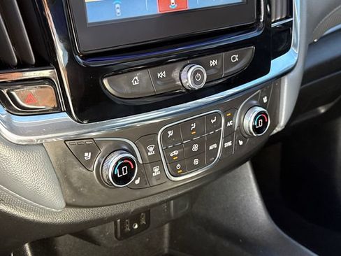 Used 2019 Chevrolet Traverse Premier w/ Driver Confidence II Package FWD image 28