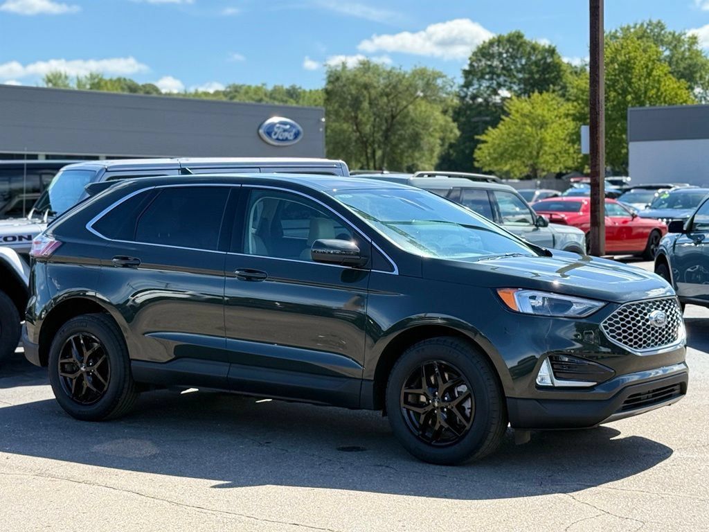 Used 2023 Ford Edge SEL w/ Convenience Package AWD/4WD image 28