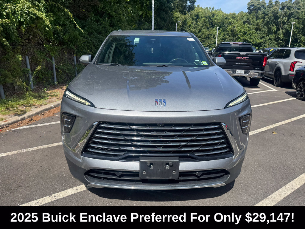 Used 2025 Buick Enclave Preferred AWD/4WD image 2