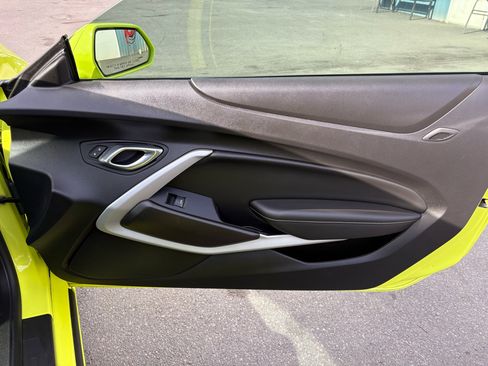 Used 2021 Chevrolet Camaro LT image 20