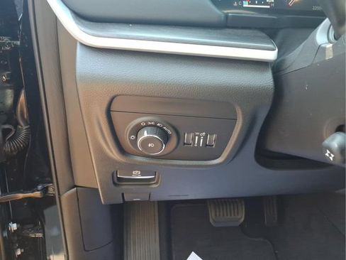 Used 2026 Jeep Grand Cherokee Limited w/ Luxury Tech Group II AWD/4WD image 30