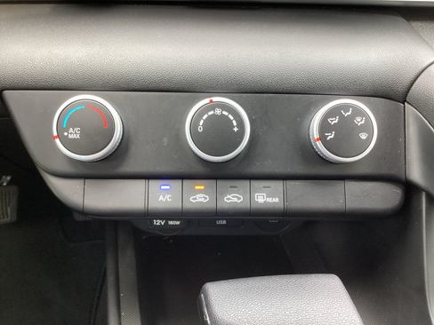 Used 2025 Hyundai Elantra SE w/ Cargo Package FWD image 21