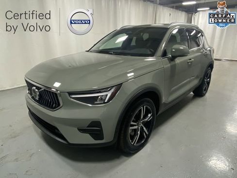 Certified 2025 Volvo XC40 B5 Core AWD/4WD image 1