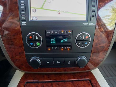 Used 2012 Chevrolet Tahoe LTZ AWD/4WD image 30