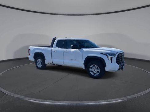 Used 2022 Toyota Tundra SR5 w/ SR5 Premium Package image 2