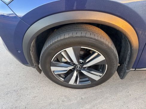 Used 2023 Nissan Rogue SL w/ SL Premium Package image 10