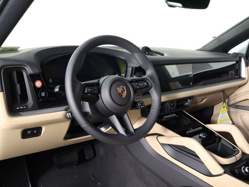 New 2026 Porsche Cayenne Coupe AWD/4WD image 4