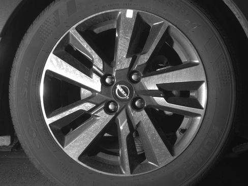 Used 2025 Nissan Versa SV FWD image 13