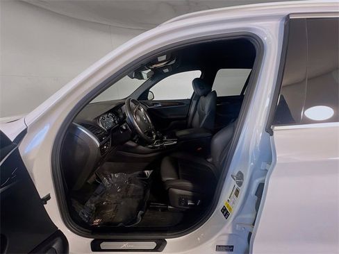 Used 2019 BMW X3 xDrive30i w/ Premium Package image 9