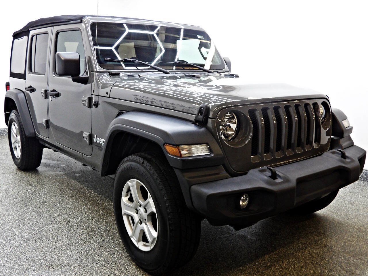 Used 2020 Jeep Wrangler Unlimited Sport S AWD/4WD image 3