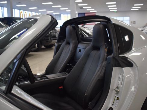 Used 2018 MAZDA MX-5 Miata RF Grand Touring image 34