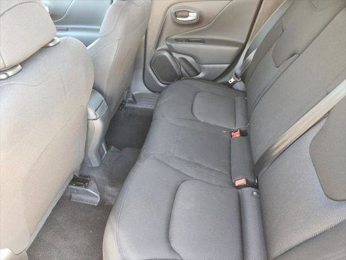 Certified 2023 Jeep Renegade Latitude image 29