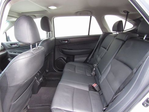 Used 2018 Subaru Outback 2.5i Limited w/ Popular Package #2 image 14