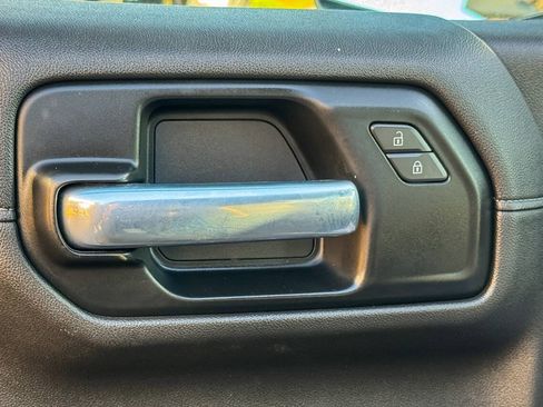 Used 2020 Chevrolet Silverado 1500 LT w/ Convenience Package AWD/4WD image 22