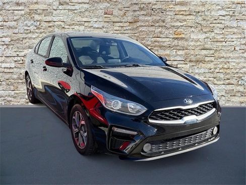 Used 2020 Kia Forte LXS image 2