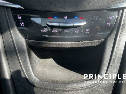 Used 2017 Cadillac XT5 Luxury w/ Driver Awareness Package image 17