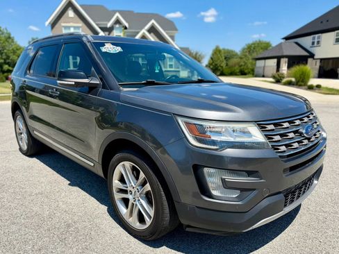 Used 2016 Ford Explorer XLT w/ Equipment Group 202A AWD/4WD image 1