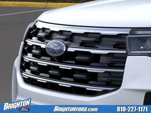 Used 2026 Ford Explorer Active AWD/4WD image 18