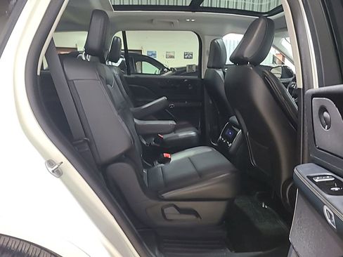 Used 2025 Lincoln Aviator AWD image 10