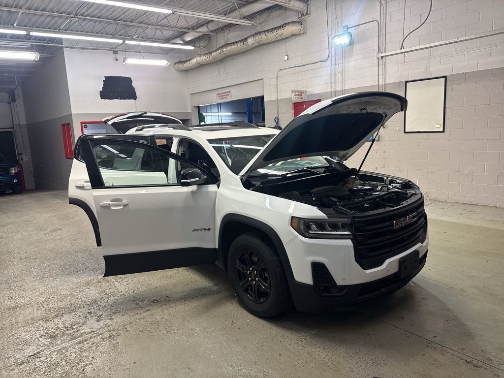 Used 2022 GMC Acadia AT4 w/ Technology Package AWD/4WD image 9