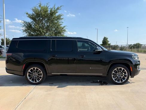 Used 2023 Jeep Wagoneer L Series III w/ Premium Group I AWD/4WD image 10
