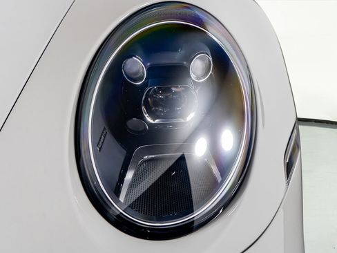 Used 2022 Porsche 911 Turbo image 24