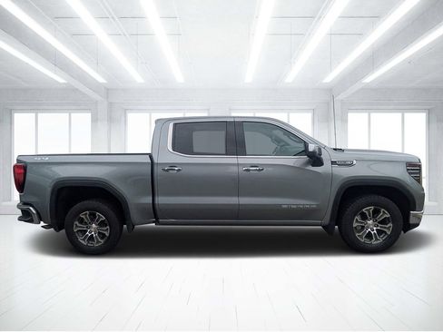 Used 2025 GMC Sierra 1500 SLT AWD/4WD image 2