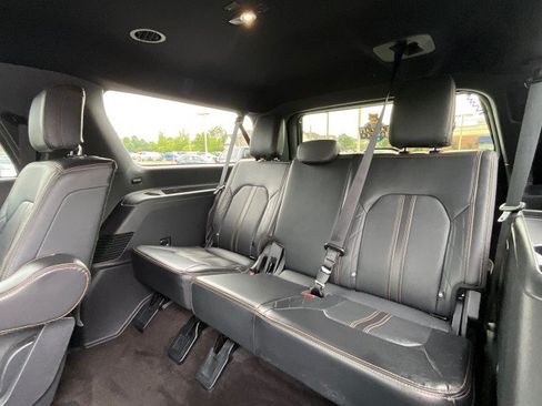 Used 2022 Ford Expedition Max Platinum AWD/4WD image 38
