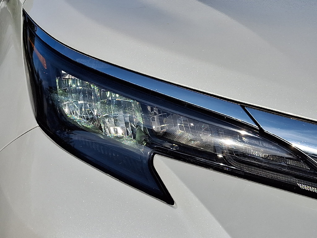 Certified 2025 Toyota Sienna XLE w/ XLE Plus Package AWD/4WD image 9