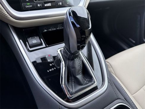 Certified 2025 Subaru Outback Limited image 21