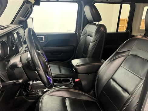 Used 2020 Jeep Wrangler Unlimited Sahara image 24