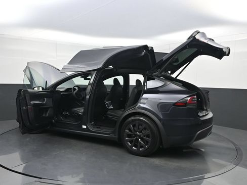 Used 2024 Tesla Model X AWD/4WD image 38