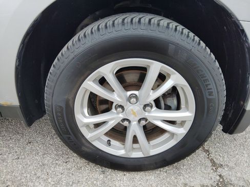 Used 2017 Chevrolet Equinox LS image 10