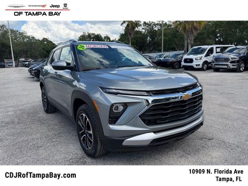 Used 2024 Chevrolet TrailBlazer LT AWD/4WD image 1