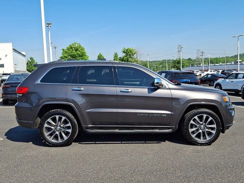 Used 2017 Jeep Grand Cherokee Overland AWD/4WD image 7