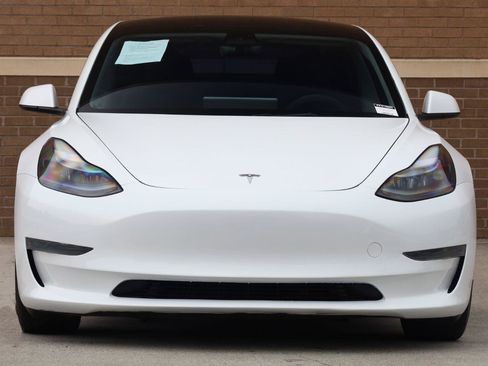 Used 2023 Tesla Model 3 Standard Range RWD image 5